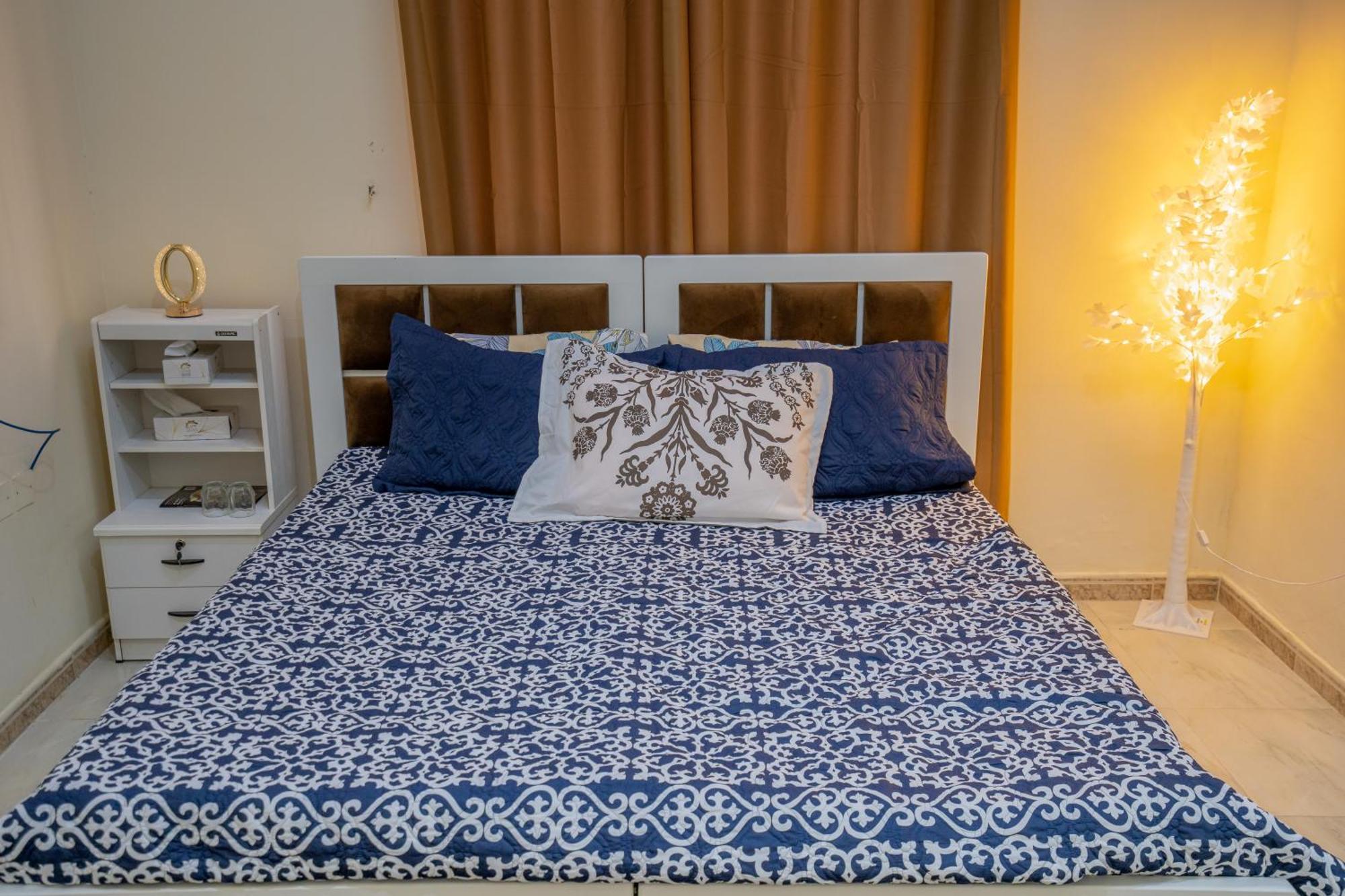 Homestay Tourist Family And Couple Abudhabi Baith Al Jannah Llc Private Family - Attached Washroom - Vl01 Abu Dhabi