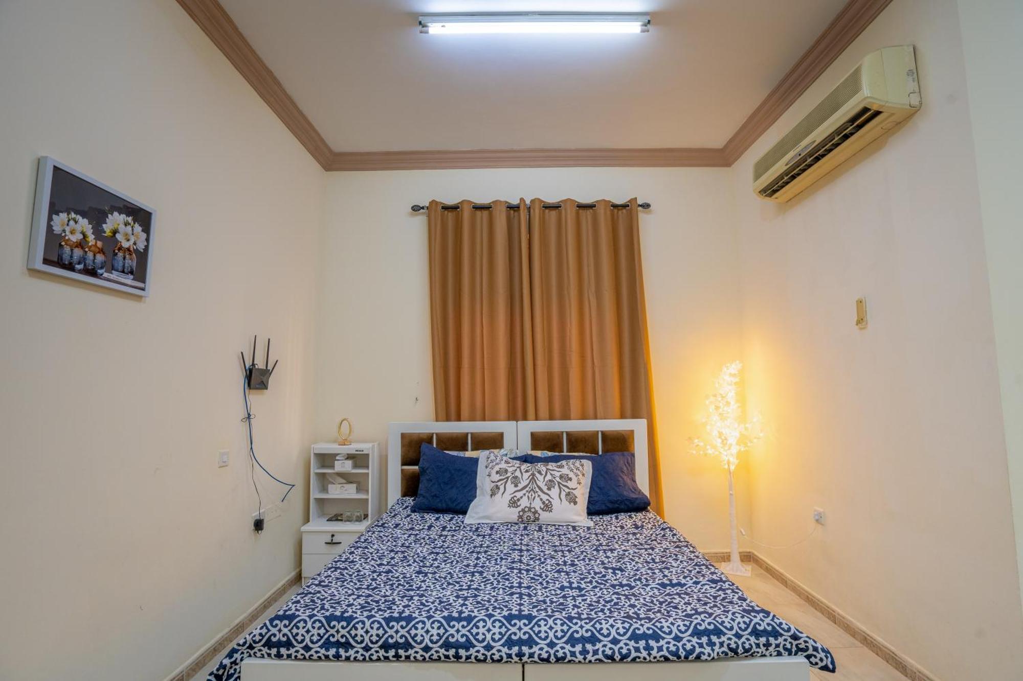 Homestay Tourist Family And Couple Abudhabi Baith Al Jannah Llc Private Family - Attached Washroom - Vl01 *